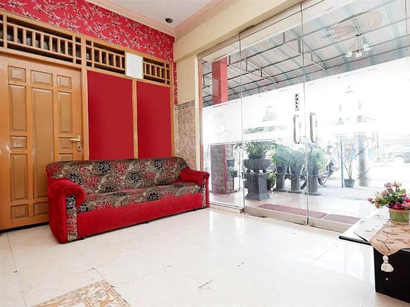 Reddoorz Near Rumah Sakit Ortopedi Dr Soeharso Solo Exterior foto